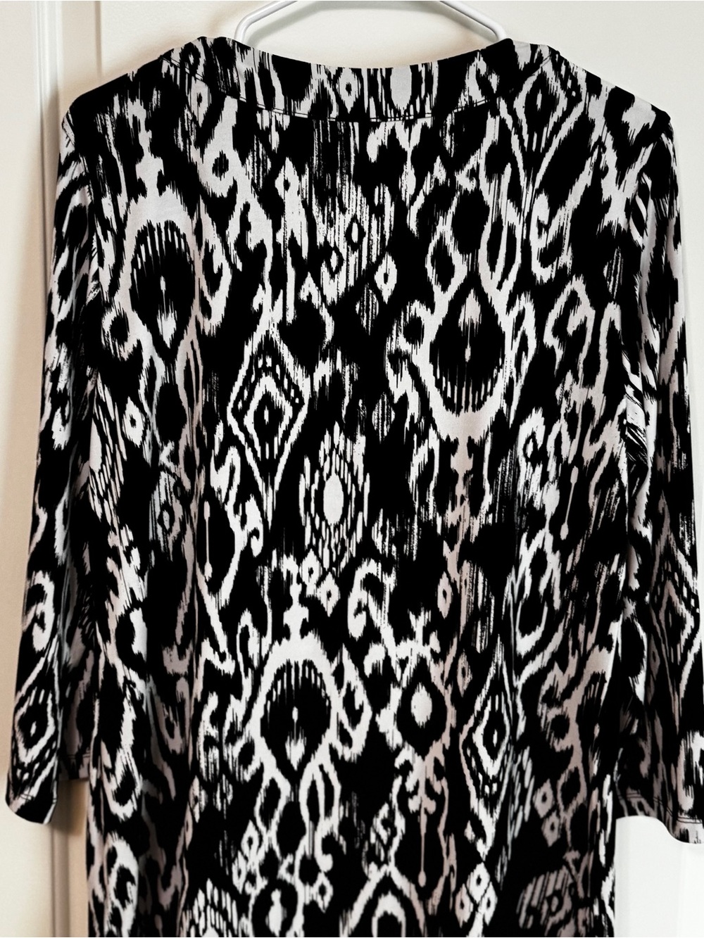 JM Collection Embellished Ikat Print Tunic Top Black White Medium - Picture 9 of 10